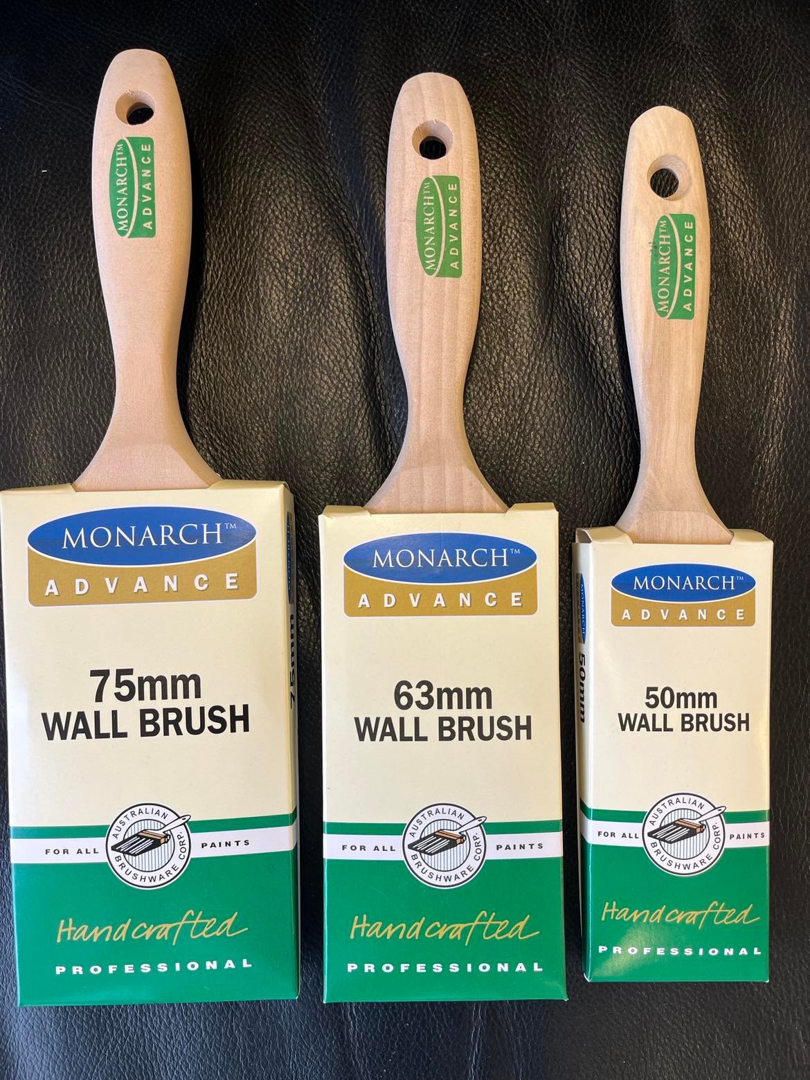 Monarch Advance Wall Brush